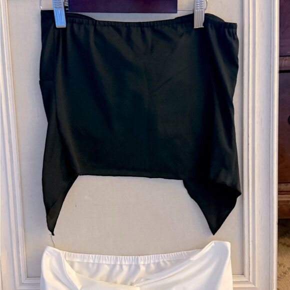 A Black & White strapless bandeau with twist in front, set of 2. S - Picture 4 of 11